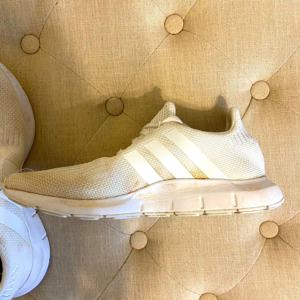White Adidas tennis shoes - Picture 2 of 4